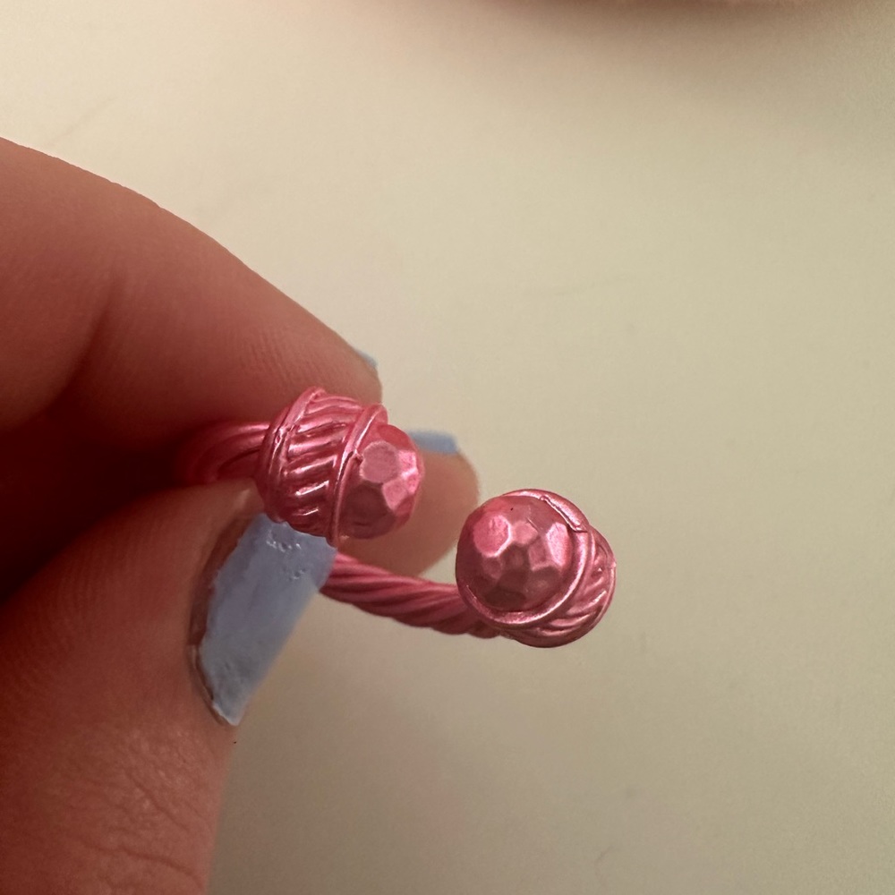 Pink adjustable ring - Picture 2 of 4